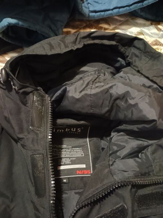 Зимно яке за студенти зимни дни