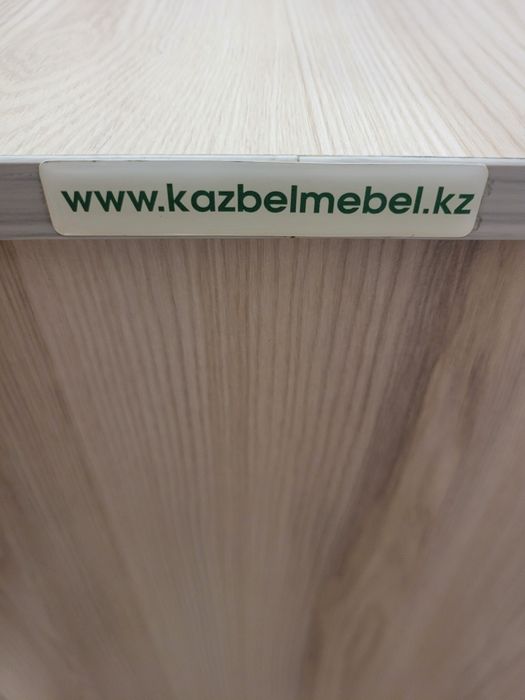 Продам компьютерный стол kazbelmebel