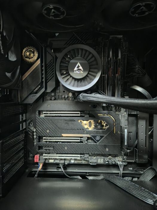 Vând PC Gaming 4k Intel I9-12900KS & NVIDIA RTX 3090 MSI SUPRIM X