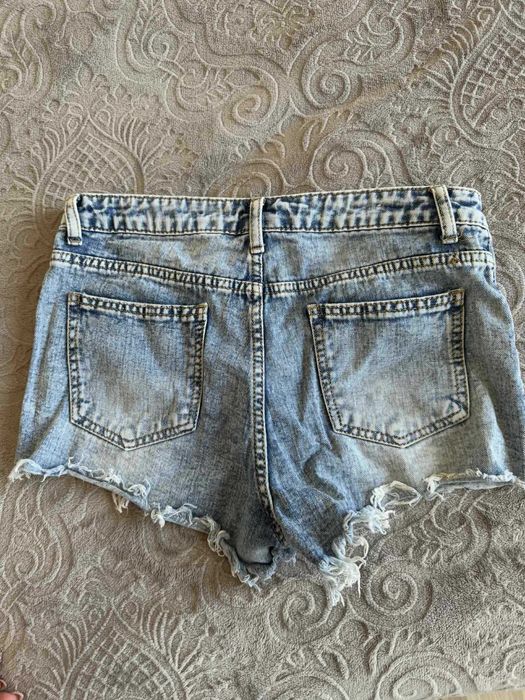 Къси дънки с пеперуди