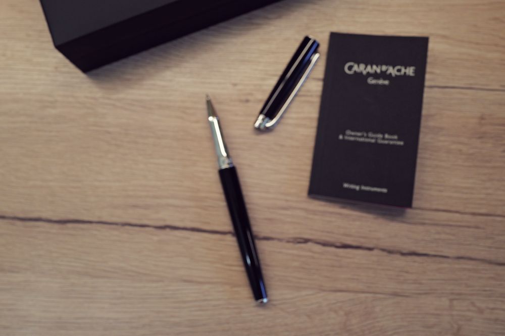 Pix Caran D’Ache Leman Slim Nou elvetian Swiss cutie manual stilou