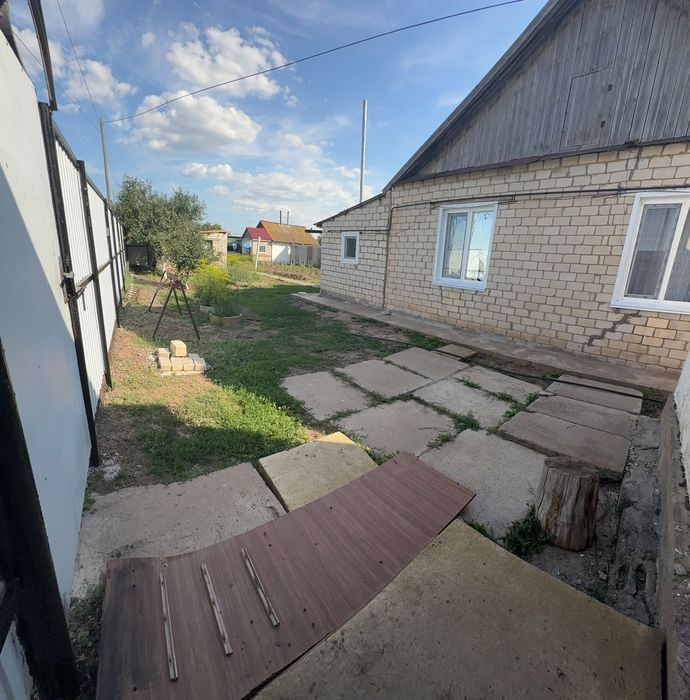 Частный дом в пригороде