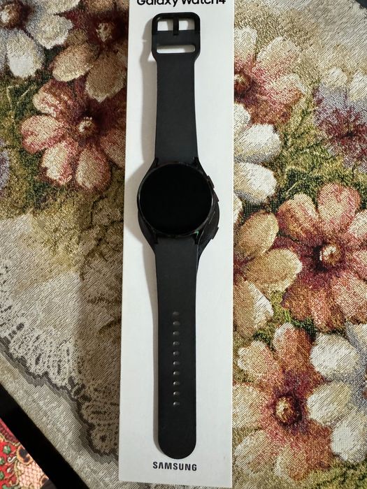 Срочно Продаю Galaxy watch 4