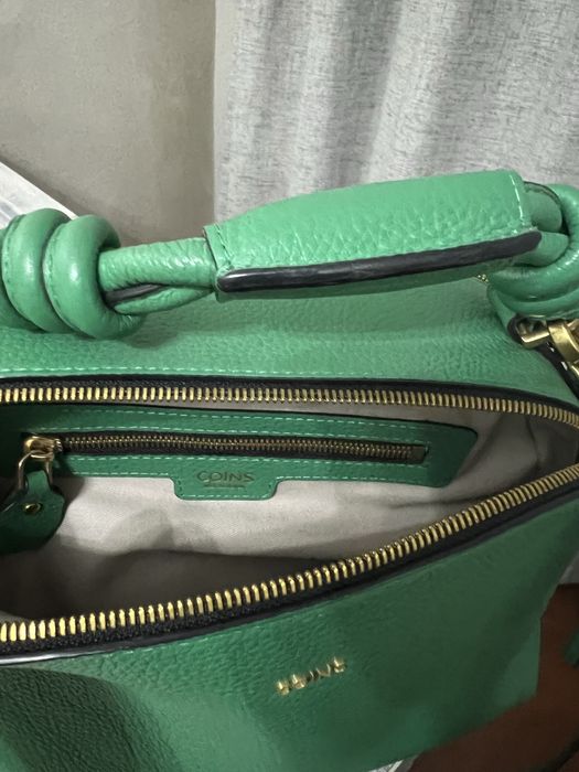 Продам дамскую сумочку coins