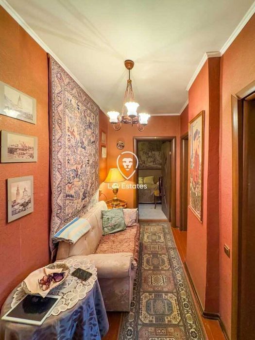 Двуетажна къща с парцел в Средец, област Бургас