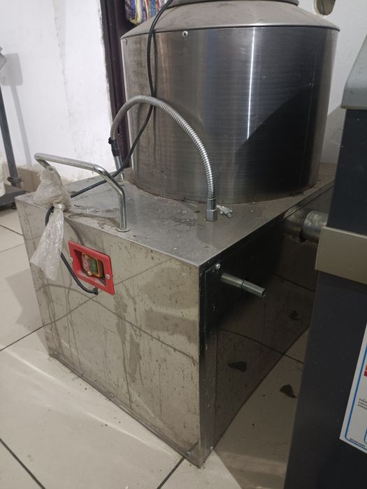 Картофелечистка продам