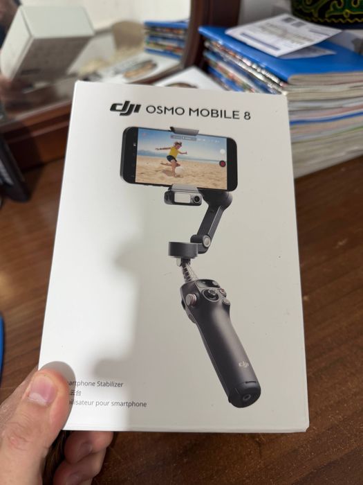 Продам Стабилизатор для телефона DJI osmo mobile 8