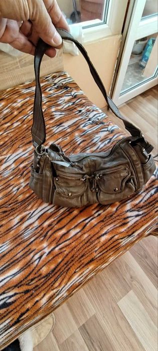 Продавам дамски чанти естествена кожа