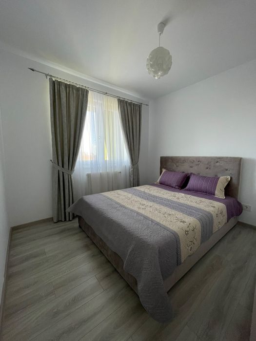 Închiriez ap cu 2 camere