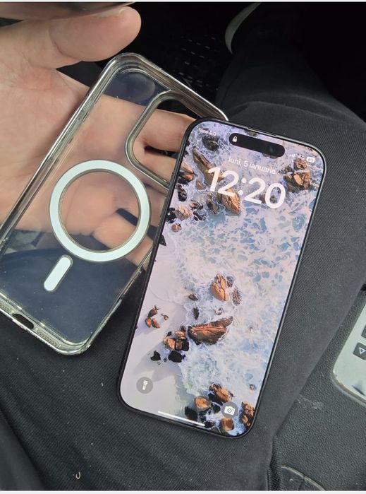 Vând iPhone 16 Pro