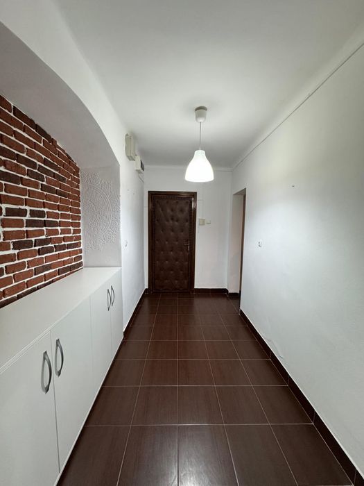 Vând apartament central