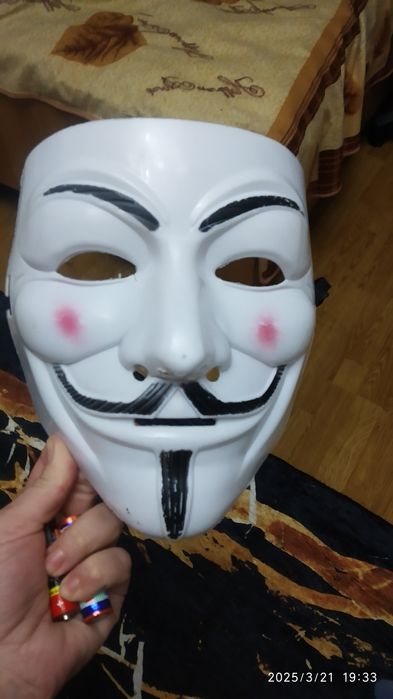 Продам маску а отличном состоянии