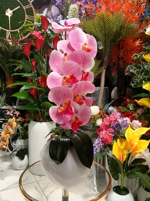 Suniy gullar va daraxtlar. Искусственные цветы и деревья прокат.