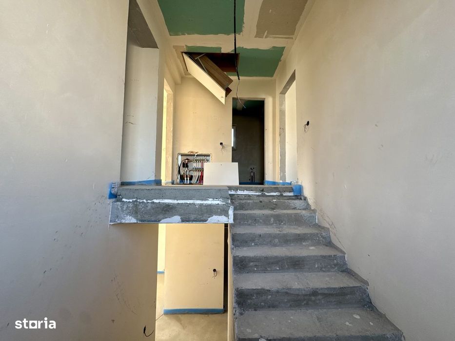 Casa cu garaj, 130 mp, 400 mp teren, CF disponibil, Chinteni