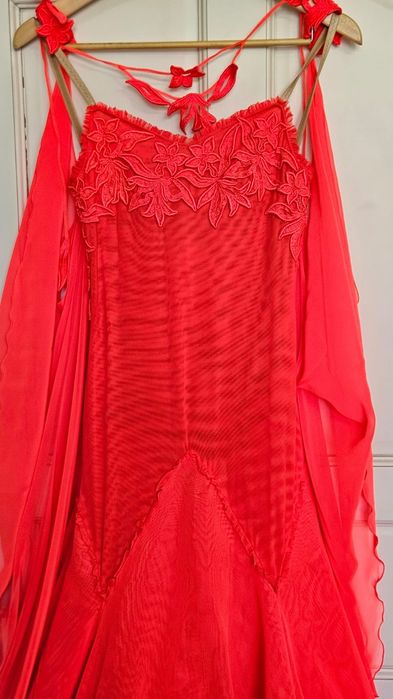 Два бальных платья