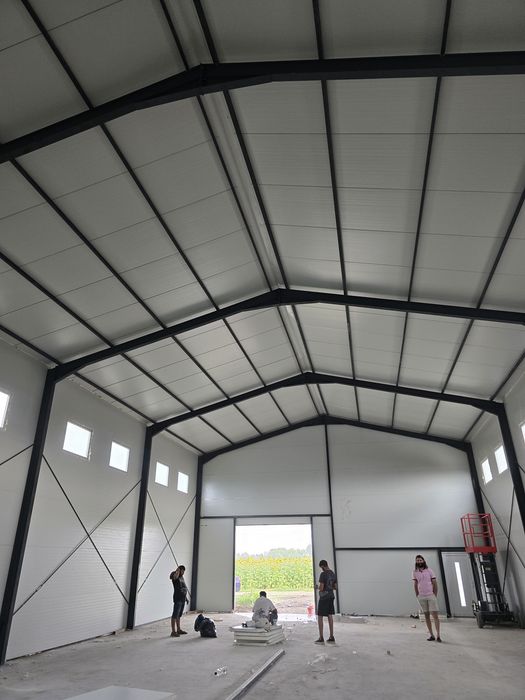 Vand sau schimb structuri metalice cu auto