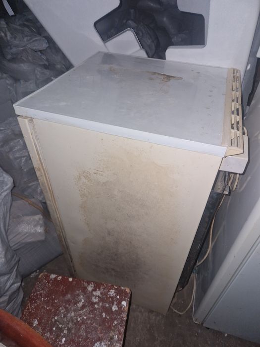 Frigidere lada frigorifica +3 calorifere pe ulei .