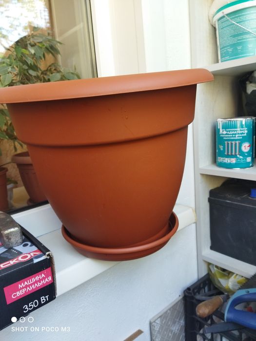 Горшок для цветов большой
