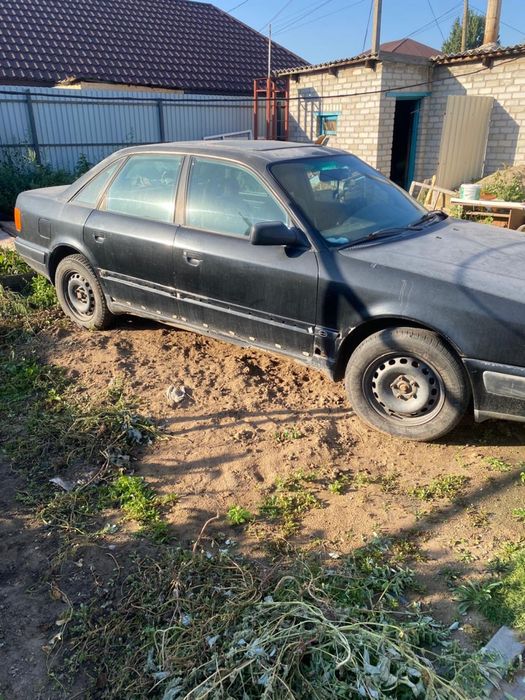 Продам машину Audi 100