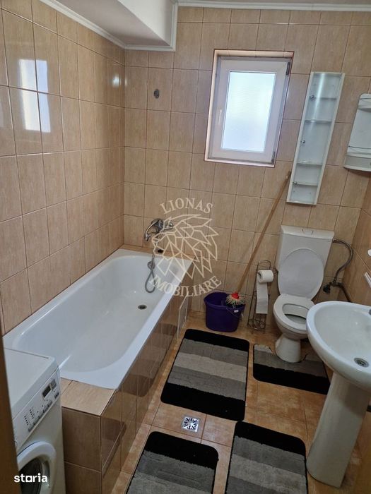 Apartament 3 camere 70 mp-2 balcoane-etaj 1-parcare-Unirea