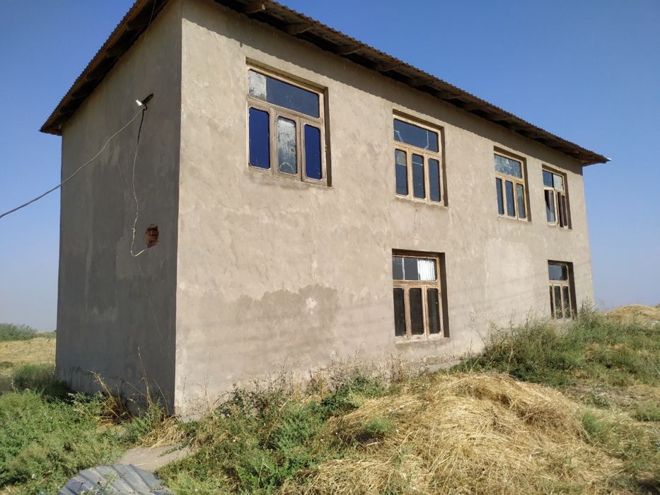 Dala hovli ikki etajlib