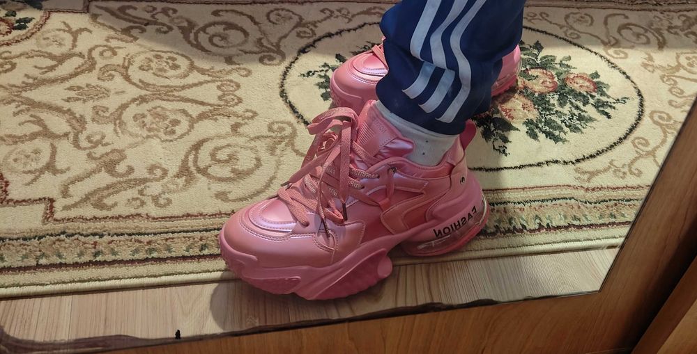 Розови дамски маратонки