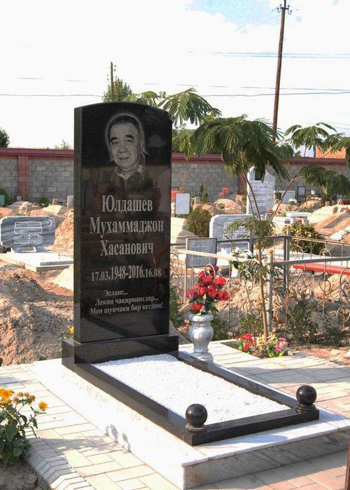 Цех памятников в Ферганской долине