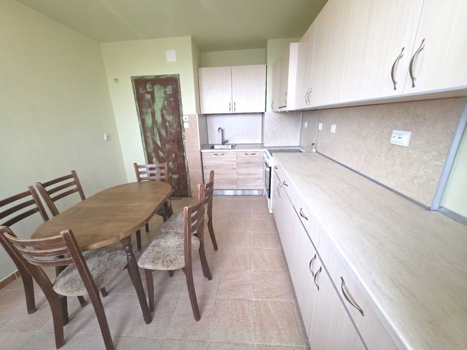 Дава под наем просторен 3-стаен апартамент в ж.к. Дружба – до езерото