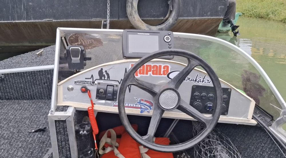 Barca Canadian 440P Aluminiu, Motor 25 CP + piese, Sonar Humminbird, Biminitop