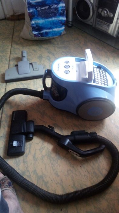 Пылесос автосалон.