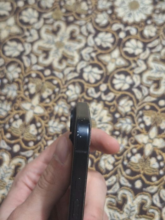Продам Iphone 16