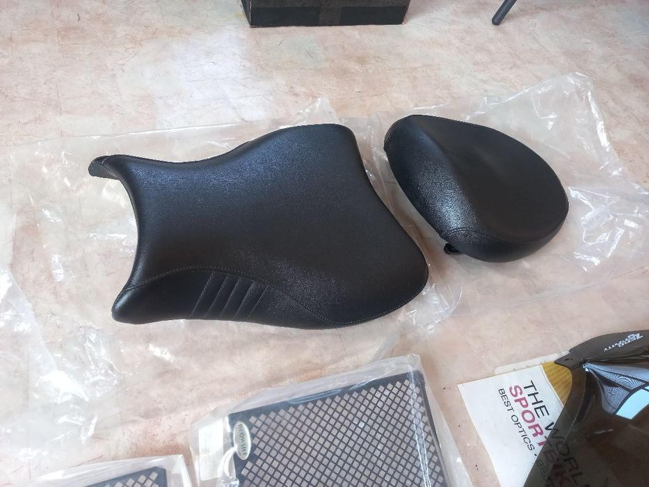Suzuki GSXR1300 Hayabusa Седалки Аксесоари