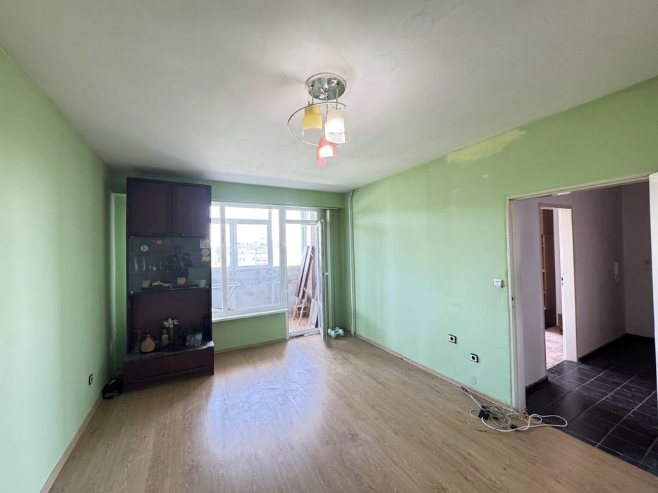 Продава апартамент три стаи и кухня в гр. Казанлък