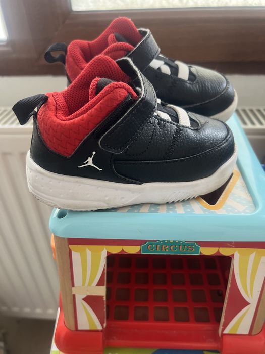 Adidasi copii Jordan