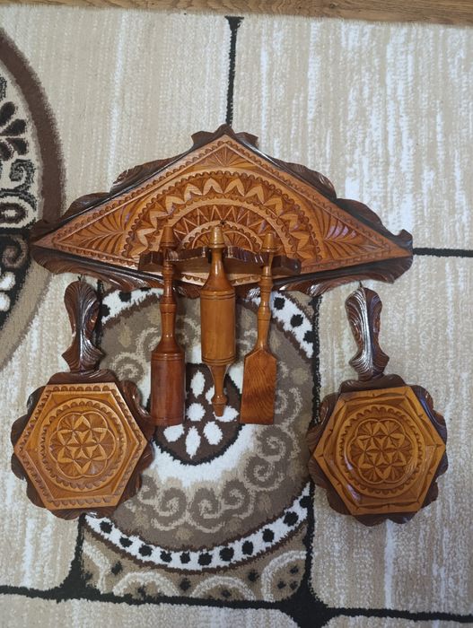 Прощаются досточки.