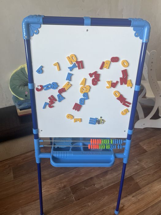 Продам детский мольберт