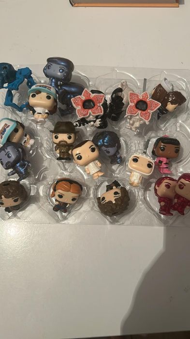 фигурки очень странные дела