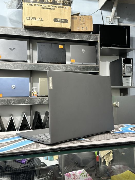 Ноутбук офисный Lenovo V15