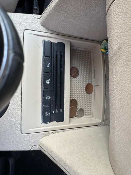 Фолксваген Туран 2.0 тди 2014год