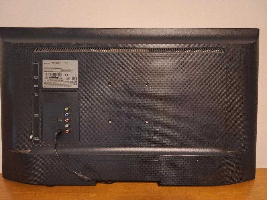 Vând televizor Samsung UE32M4002AK, cu diagonala de 80 cm (32").
