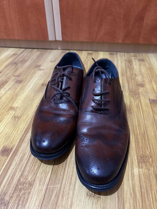 Pantofi din piele