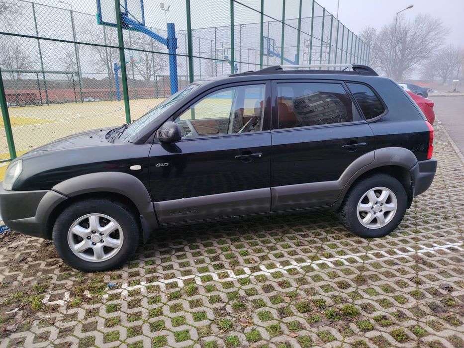 Vând Hyundai Tucson 4*4