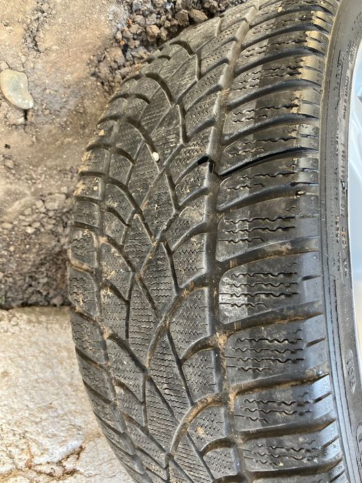 Продавам гуми. Dunlop 19