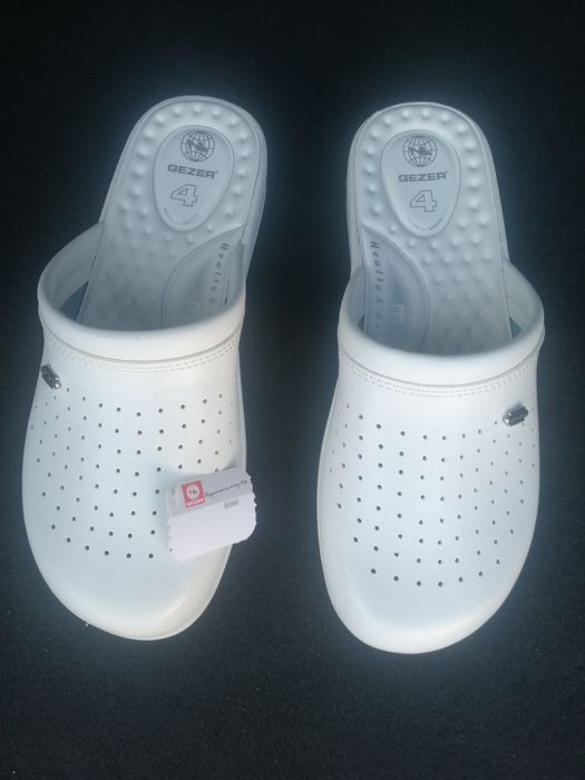 Oferta Saboți medicali femei și barbati piele ecologica