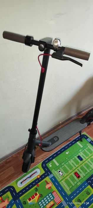 Продам электросамокат Xiaomi Mijia M365. Внимание оригинал не реплика.