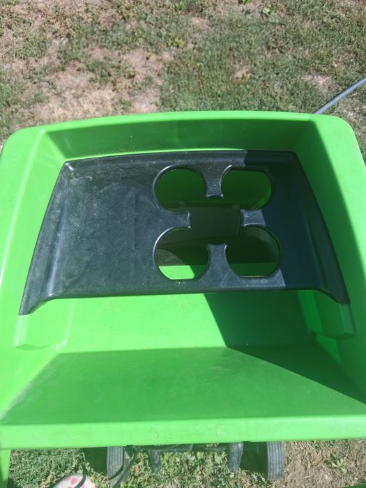 Tocător de crengi și resturi vegetale.