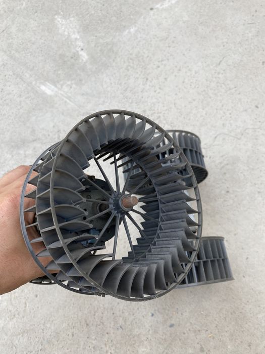 Моторчик печки BMW e34