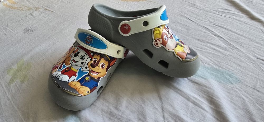 Șlapi/papuci copii crocs c11 sau 28-29 cu Paw Patrol