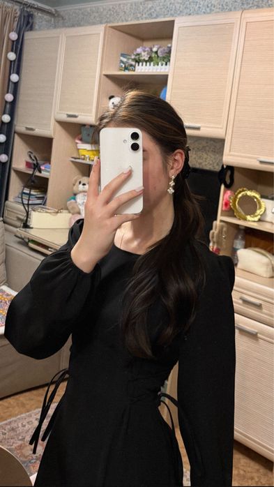 черное платье не завязках