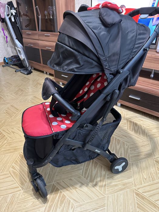 Продам маневреную коляску Mstar для девочки